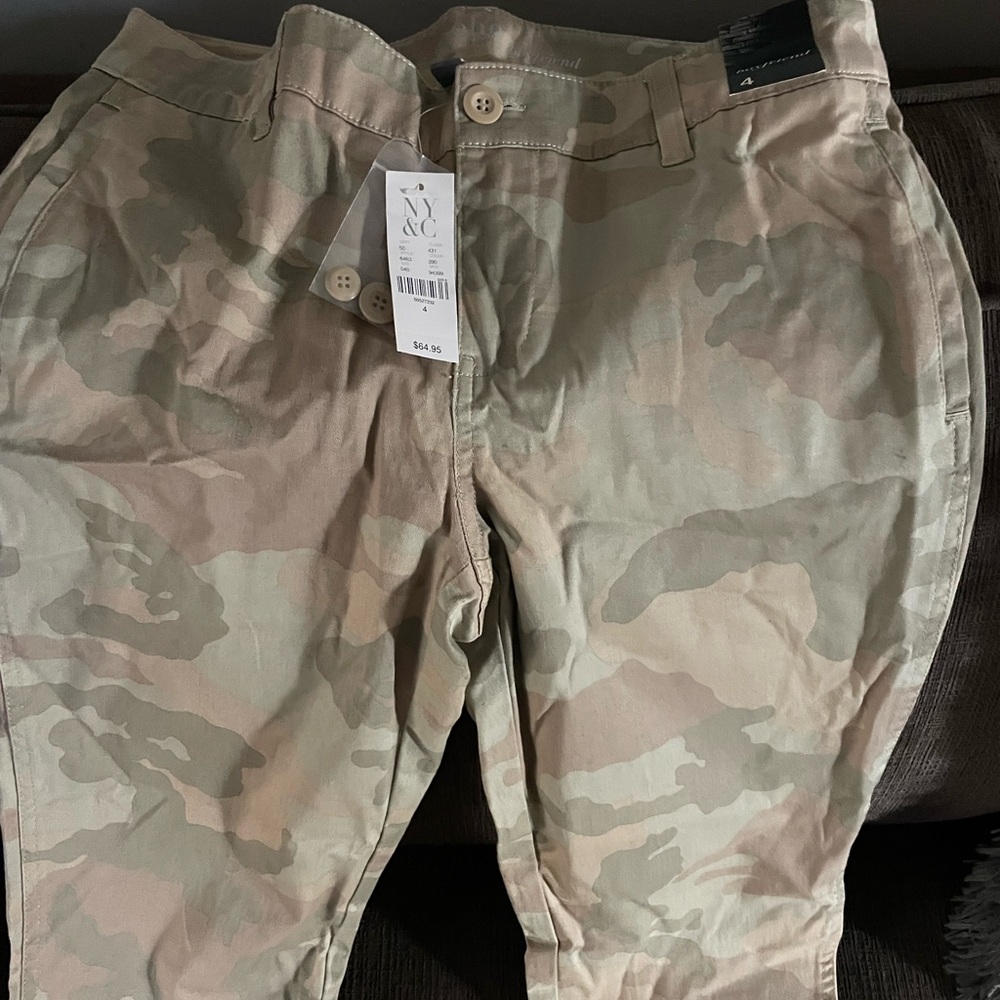 NY& CO cropped camouflage boyfriend pants